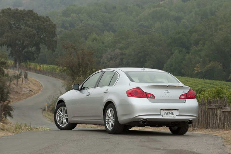 2011 - now Infiniti G25 Sedan Picture